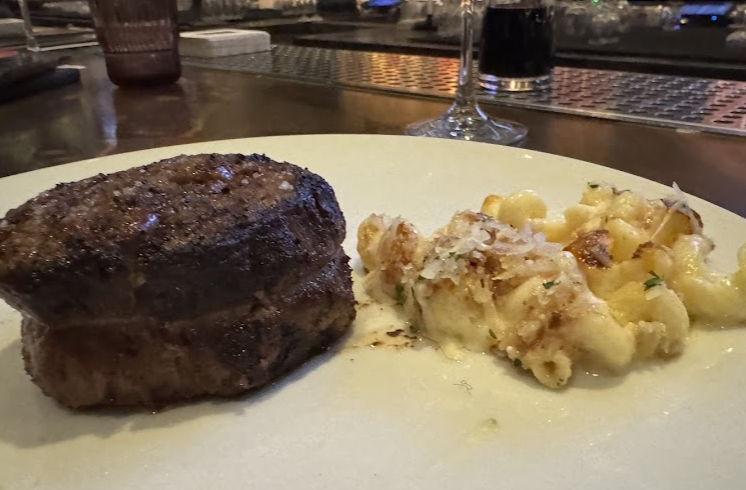 CUT by Wolfgang Puck signature dishes Rib Eye
Filet Mignon
Maple Bourbon Glazed Pork Belly